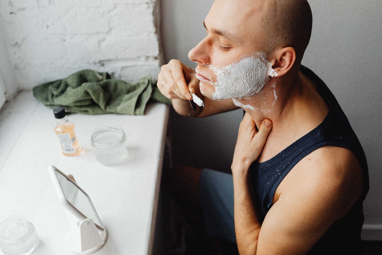 How To Shave Your Face: 19 Tips & Tricks